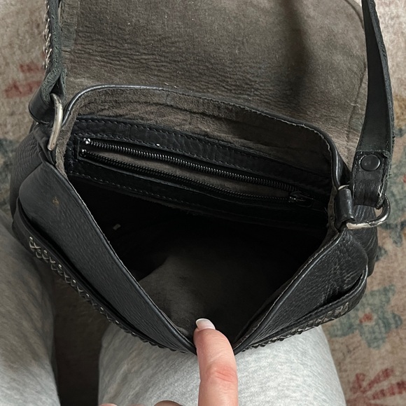 Chic Black Crossbody Bag with Studded Detail - Picture 5 of 7